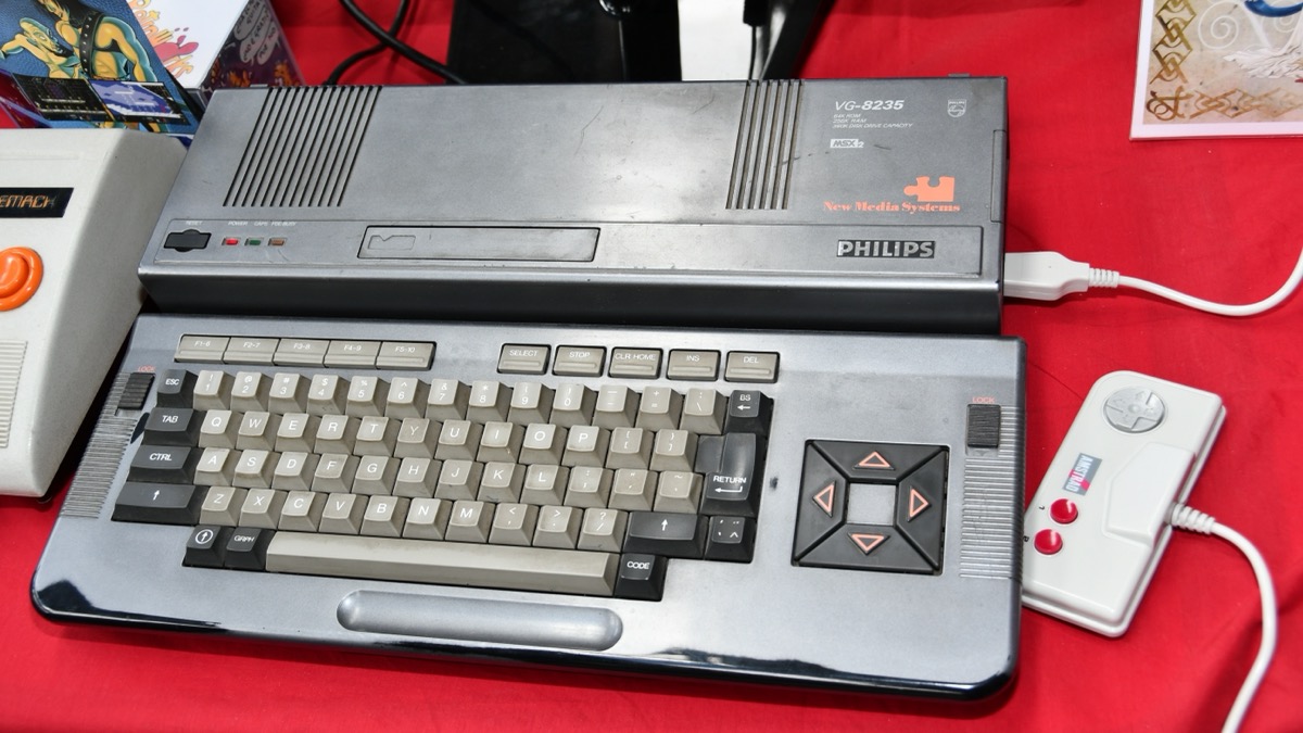 The Philips VG-8235, an MSX2 home computer of the Metal Gear era