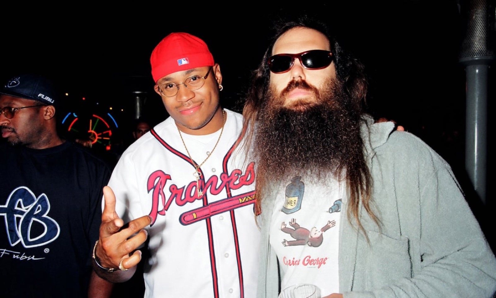 Rick Rubin mit LL Cool J bei einem Nachtleben-Event -- Rubin mit Sonnenbrille und Bart, LL Cool J in einem Braves-Trikot und rotem Durag