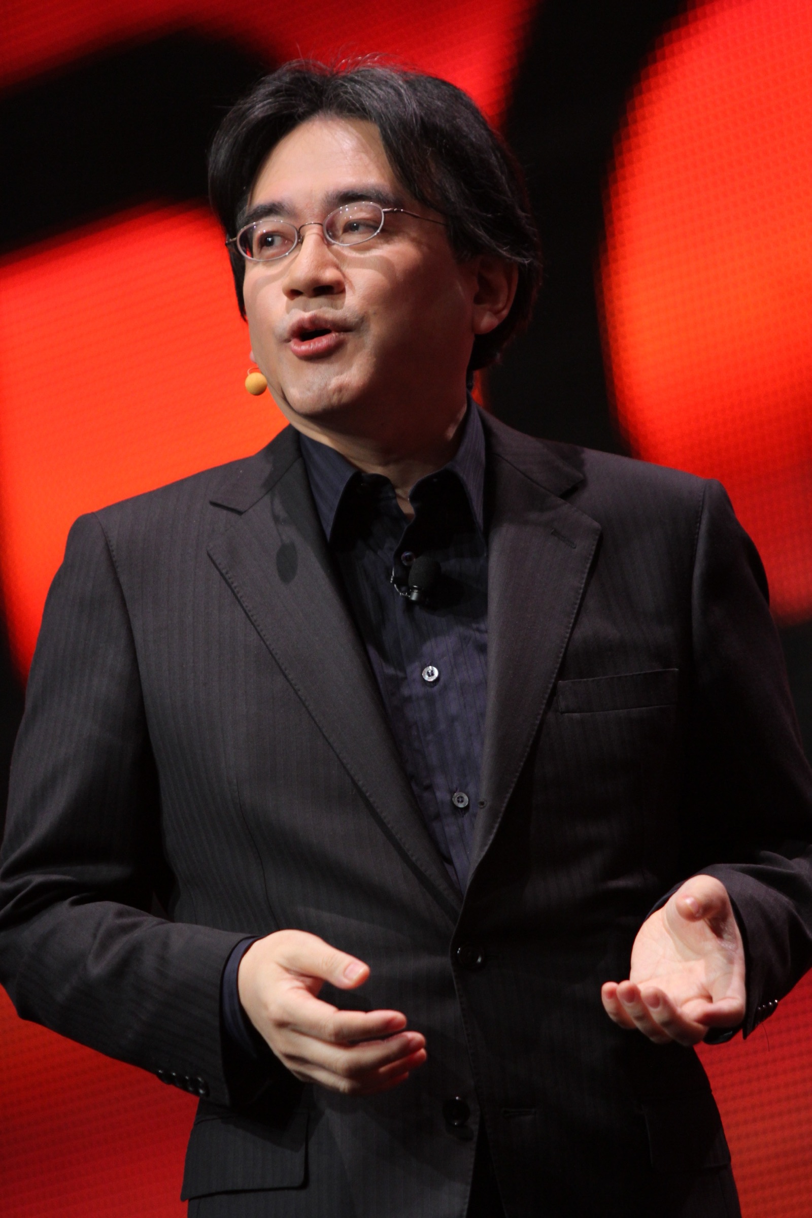 Satoru Iwata speaking at the Game Developers Conference